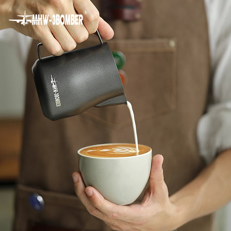 MHW 3BOMBER 350Ml 450Ml Art Coffee Milk Foam Jug Espresso Steam Milk Pitcher Barista Steaming Pitcher Professional Cafe Tools